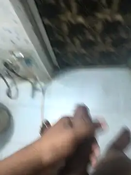 Snapshot of Leon_hot33 chatting on 03-27-26, 10:48 Leon hot33 online show from 03-27-26, 10:48