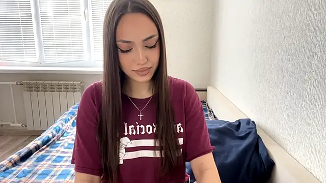 Snapshot of Leaf_Unto chatting on 09-24-25, 11:35 Leaf Unto online show from 09-24-25, 11:35