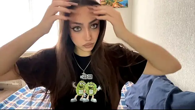 Snapshot of Leaf_Unto chatting on 10-15-25, 10:59 Leaf Unto online show from 10-15-25, 10:59