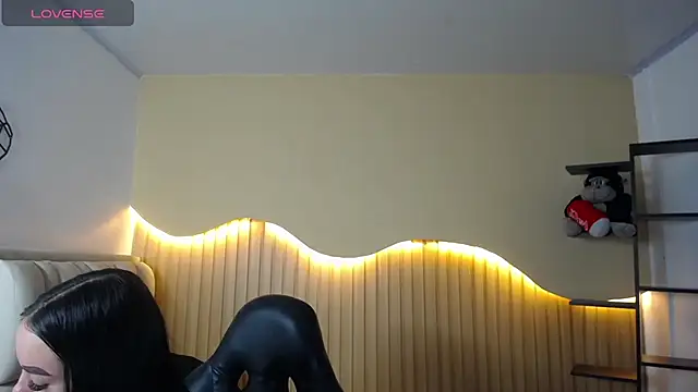 MOLLYSPENCER1 online show from 07-28-26, 03:43