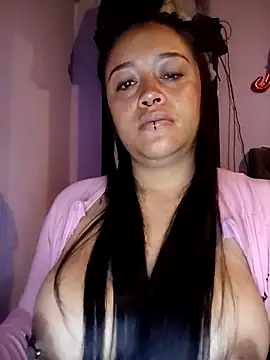 Snapshot of -Mia1 chatting on 09-27-25, 12:21 -Mia1 online show from 09-27-25, 12:21