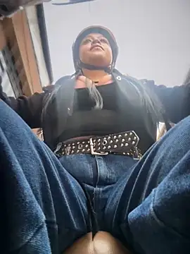 -Mia1 online show from 11-24-25, 12:05