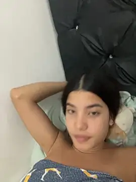 Snapshot of Nia08_ chatting on 09-12-25, 03:06 Nia08 online show from 09-12-25, 03:06