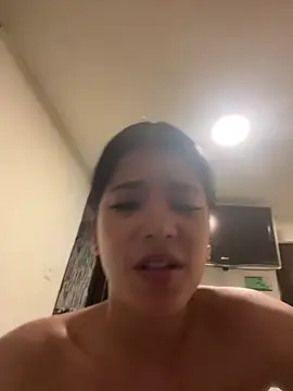 Snapshot of Nia08_ chatting on 06-11-26, 03:26 Nia08 online show from 06-11-26, 03:26