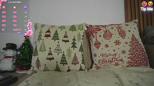 Roxybeautyy online show from 12-01-25, 09:58