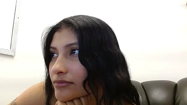 Snapshot of louis_k chatting on 02-27-25, 02:32 louis k online show from 02-27-25, 02:32