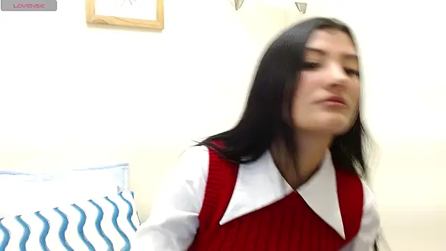 Snapshot of louis_k chatting on 11-21-25, 11:31 louis k online show from 11-21-25, 11:31