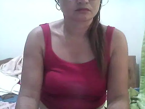 Snapshot of nathalie0045 chatting on 04-26-26, 11:24 nathalie0045 online show from 04-26-26, 11:24