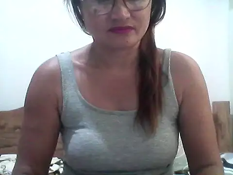 Snapshot of nathalie0045 chatting on 05-26-26, 11:23 nathalie0045 online show from 05-26-26, 11:23