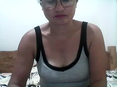 Snapshot of nathalie0045 chatting on 06-04-26, 10:49 nathalie0045 online show from 06-04-26, 10:49