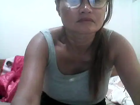 Snapshot of nathalie0045 chatting on 07-22-26, 10:56 nathalie0045 online show from 07-22-26, 10:56