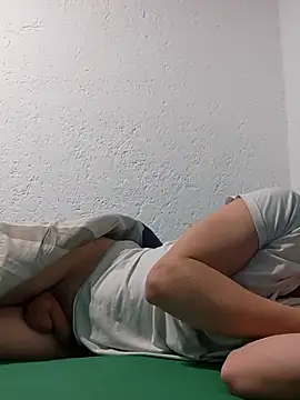 Snapshot of thelion0508 chatting on 10-03-25, 06:27 thelion0508 online show from 10-03-25, 06:27