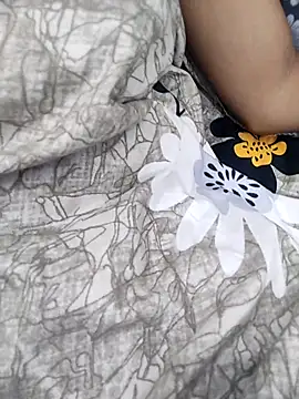 Snapshot of Vaani_Sharma79 chatting on 09-19-25, 06:37 Vaani Sharma79 online show from 09-19-25, 06:37