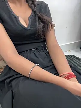 Snapshot of cute_parii_ chatting on 10-01-25, 10:16 cute parii  online show from 10-01-25, 10:16