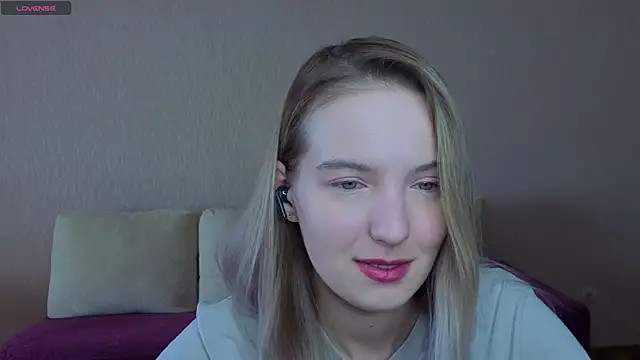 HongTomczak online show from 03-18-26, 07:44