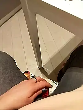 TaraWild online show from 02-02-26, 05:44