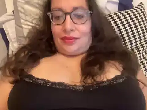 RosaFreya online show from 09-25-25, 11:03