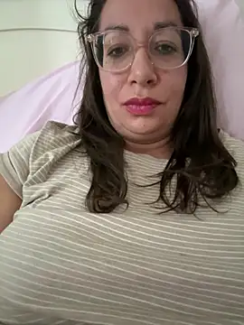 RosaFreya online show from 06-15-26, 07:32