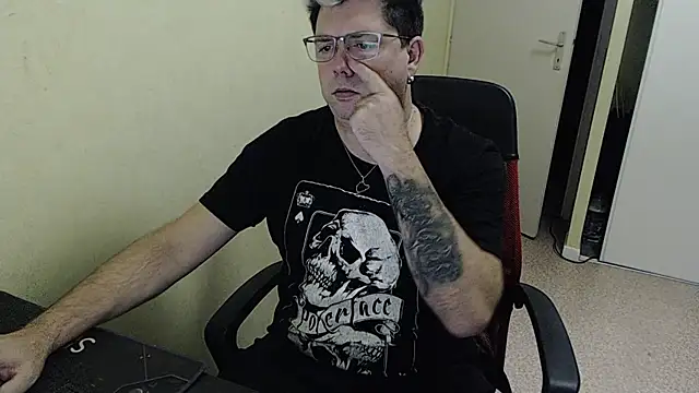 blueandwhite1 online show from 12-03-24, 03:22