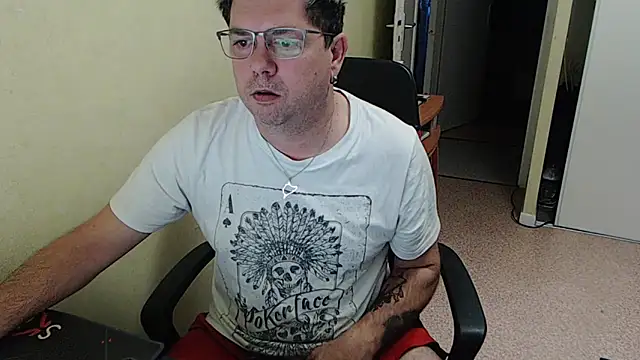 blueandwhite1 online show from 12-11-24, 08:04