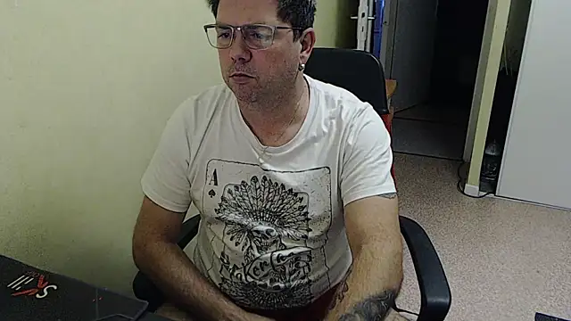 blueandwhite1 online show from 12-11-24, 03:37