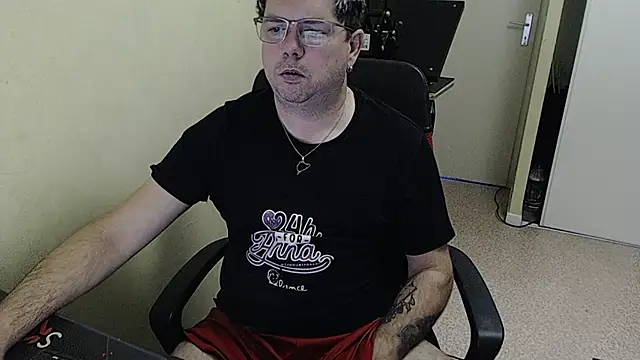 blueandwhite1 online show from 12-18-24, 08:09