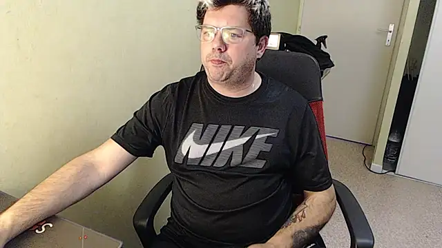 blueandwhite1 online show from 01-09-25, 03:34