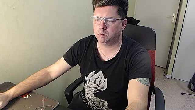 blueandwhite1 online show from 01-28-25, 09:19