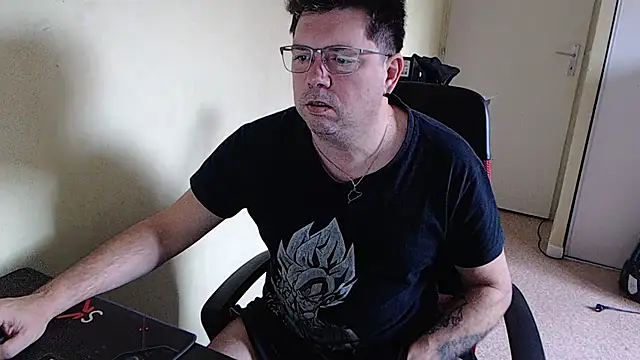 blueandwhite1 online show from 01-29-25, 09:33