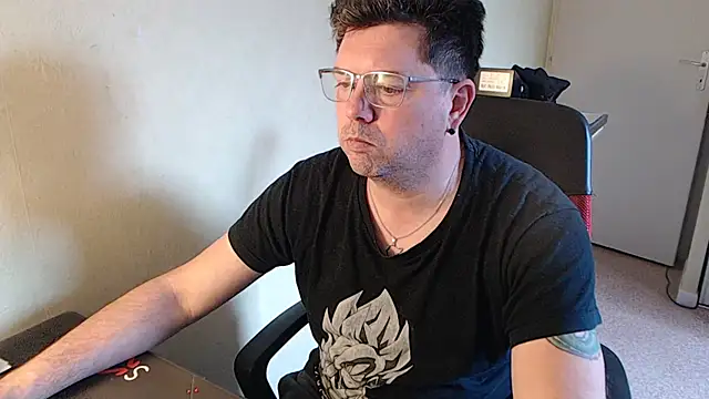 blueandwhite1 online show from 01-29-25, 02:32