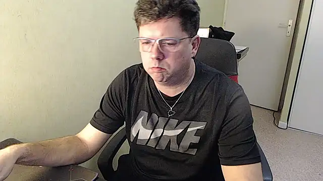 blueandwhite1 online show from 01-31-25, 10:10