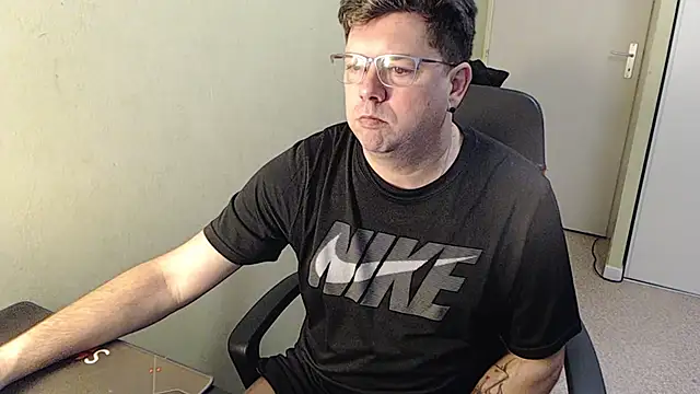 blueandwhite1 online show from 02-01-25, 09:54