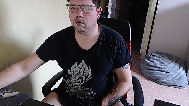 blueandwhite1 online show from 02-19-25, 07:50