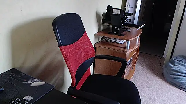 blueandwhite1 online show from 02-21-25, 03:32