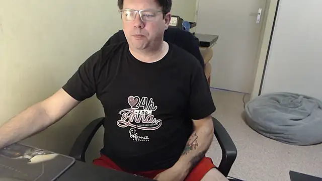 blueandwhite1 online show from 03-08-25, 08:44