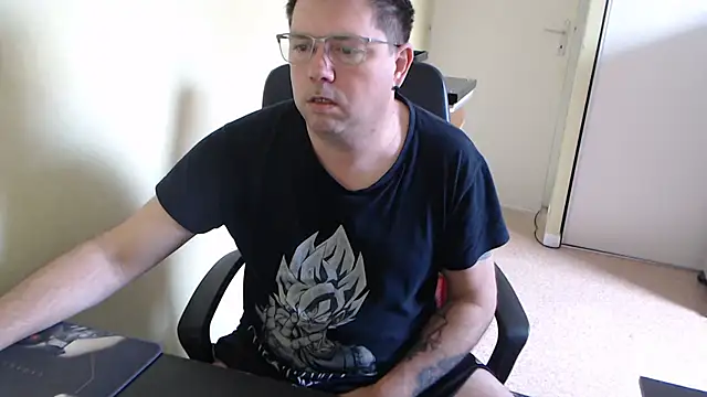 blueandwhite1 online show from 03-19-25, 08:55