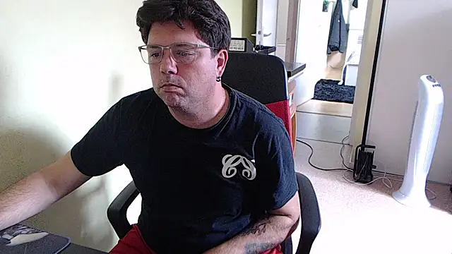 blueandwhite1 online show from 09-09-25, 02:49