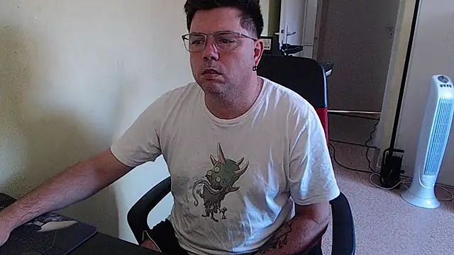 blueandwhite1 online show from 09-17-25, 07:32