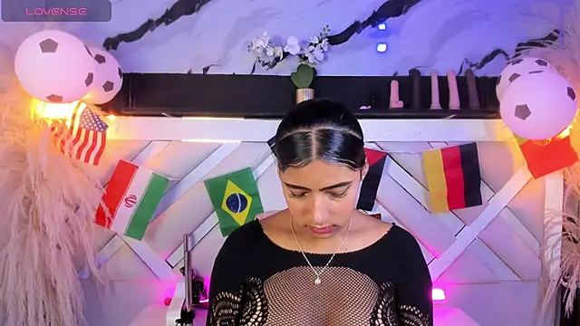 Zoe-Johnson  online show from 06-18-26, 10:25