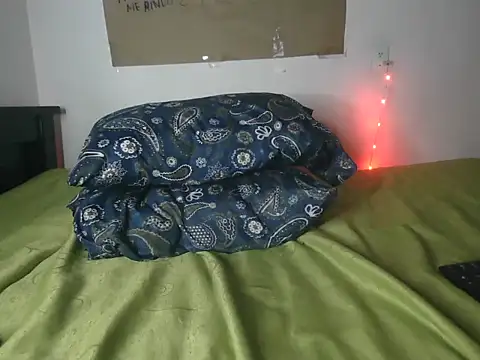 LiamMason online show from 10-28-25, 02:59