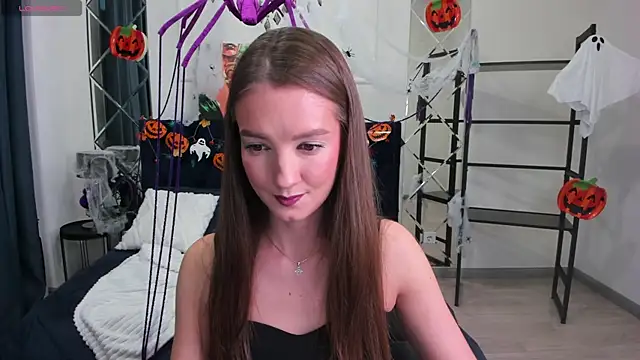 Snapshot of LoraSunnyy chatting on 10-25-25, 01:24 LoraSunnyy online show from 10-25-25, 01:24