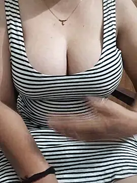 Snapshot of priya_hot_69 chatting on 09-12-25, 06:41 priya hot 69 online show from 09-12-25, 06:41