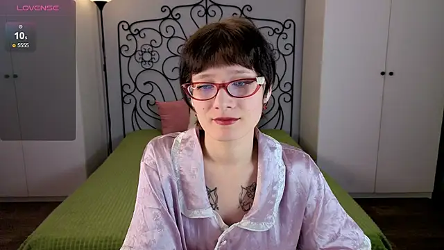 oliviafairy1 online show from 10-18-25, 04:52