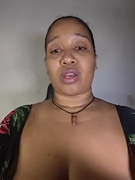 Snapshot of Yera_brown69 chatting on 07-16-26, 01:55 Yera brown69 online show from 07-16-26, 01:55