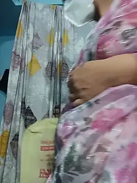 Snapshot of Mast-Haseena chatting on 06-03-26, 11:43 Mast-Haseena online show from 06-03-26, 11:43