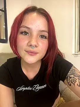 Snapshot of julse_ chatting on 10-18-25, 10:54 julse  online show from 10-18-25, 10:54