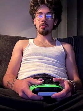 Snapshot of bigbrownpleasure chatting on 11-18-25, 03:23 bigbrownpleasure online show from 11-18-25, 03:23