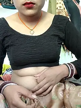 Snapshot of CUTE-003 chatting on 10-15-25, 08:47 CUTE-003 online show from 10-15-25, 08:47