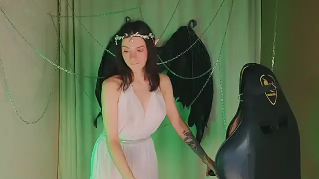 Loona Eclipse online show from 10-30-25, 08:53