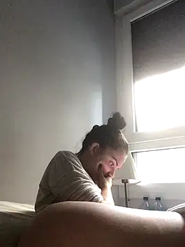 prettylittlefooxy online show from 11-16-25, 04:01